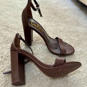 Dark Brown Heels - PERFECT for FALL - SIZE 6 women’s
